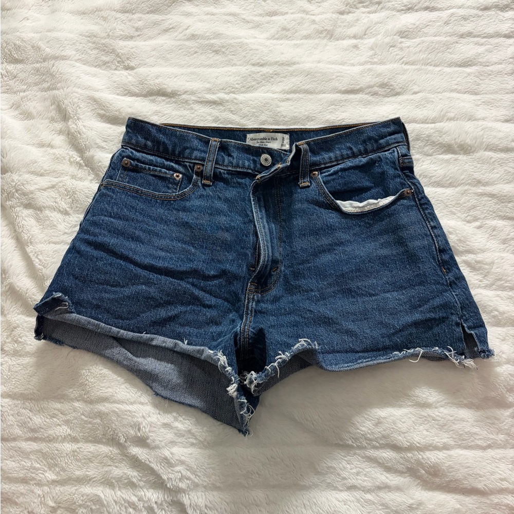 Abercrombie & Fitch High Rise The Mom Short